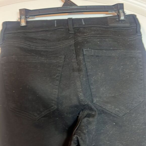 HOLLISTER CURVY HIGH RISE FLAIR - BLACK - 10L - Picture 5 of 7